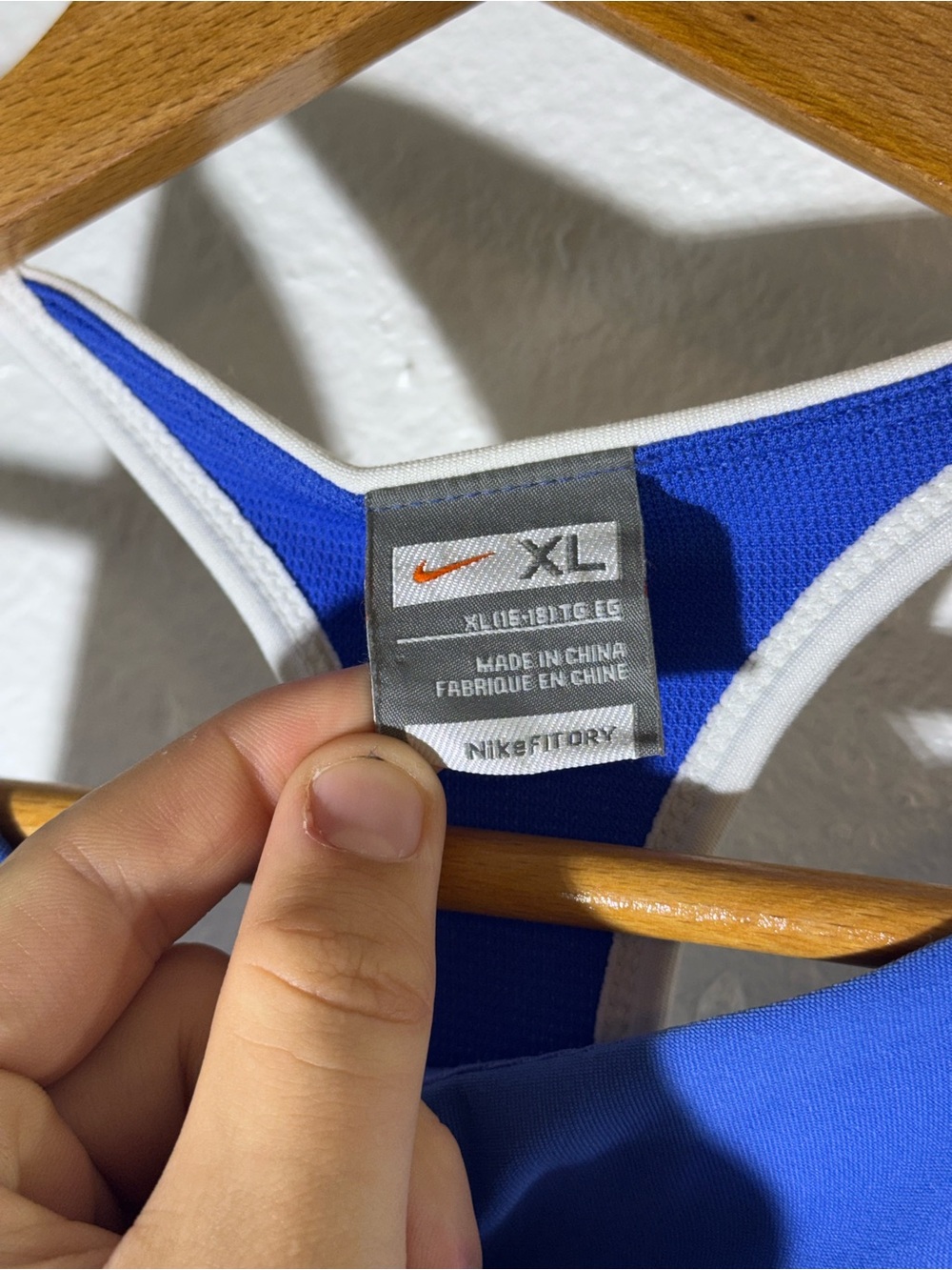 Nike Womens Blue Racerback Performance Tank Top Built-In Bra XL Fit Dry - Picture 3 of 3